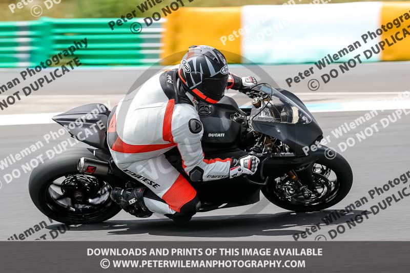 estoril;event digital images;motorbikes;no limits;peter wileman photography;portugal;trackday;trackday digital images